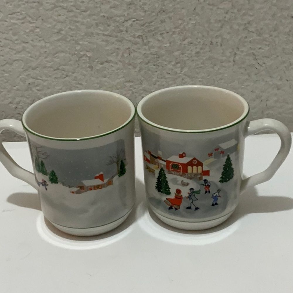 - Sango SILENT NIGHT Mug Joan Luntz Christmas Holiday Holly #3900 Set of 2 G9